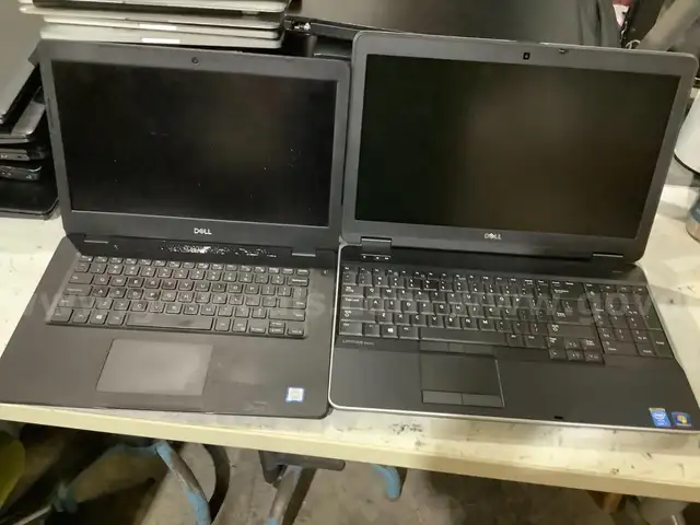 Lot of (32) laptop computers