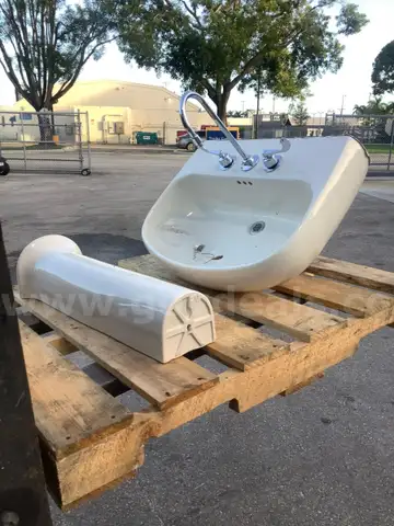 (1) Used Pedestal Sink