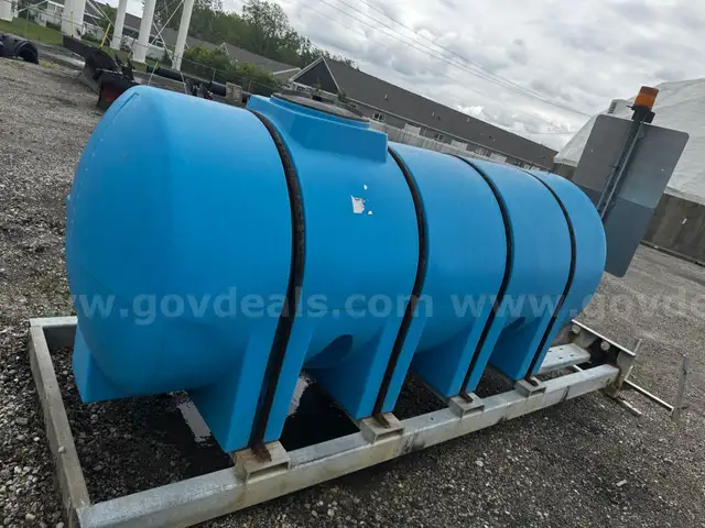 1000 Gallon Tank