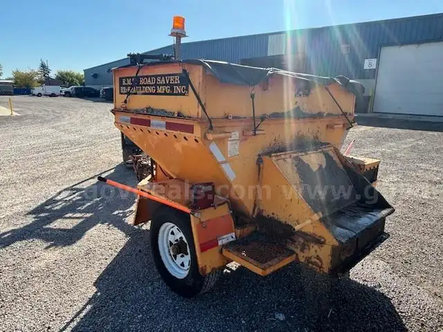 1999 Spaulding Model 2-T Propane Tar Bucket