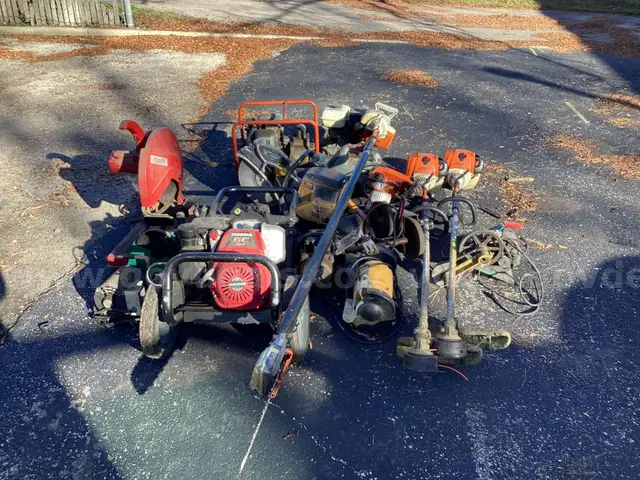 Lot of miscellaneous small equipment