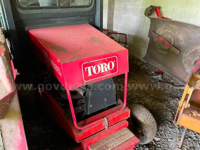 1986 Toro Ground Master w/Cab, Mowing Deck, &#x26; Plow