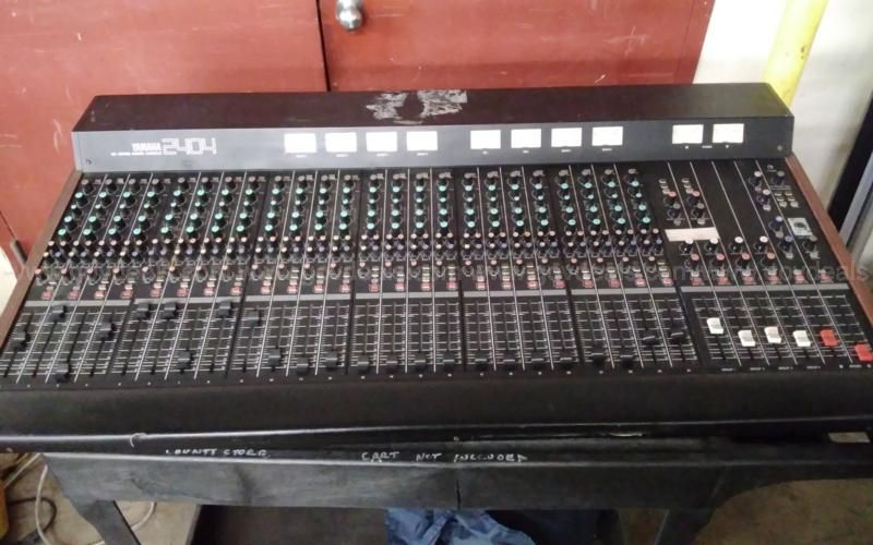 Yamaha 2404 MC series mixing console | GovDeals