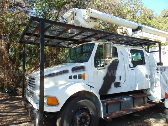 9-0163/ 2007 Sterling Acterra, bucket truck. Pros 25-06