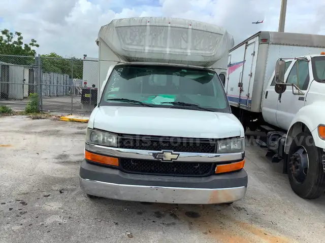 80613/ 2015 Chevrolet Express