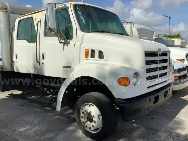 5-0398/ 2000 Sterling L7501