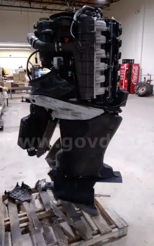 Mercury outboard 300HP. For parts or repair.