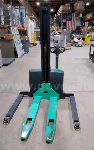 Mitsubishi Walkie Stacker, Model:PMWF11N