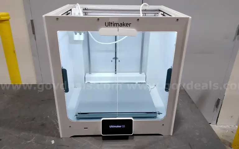 Ultimaker S5 3D printer. Parts or repair