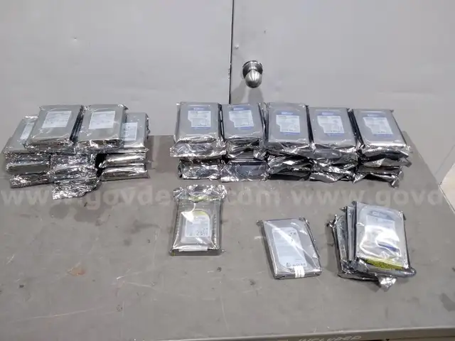 Lot of (41) PATA &#x26; SATA hard drives. New old stock