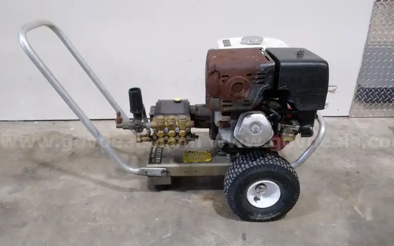 Pressure Pro, E-Series Pressure washers powered by a Honda 13.0 HP GX390 gasoline engine.