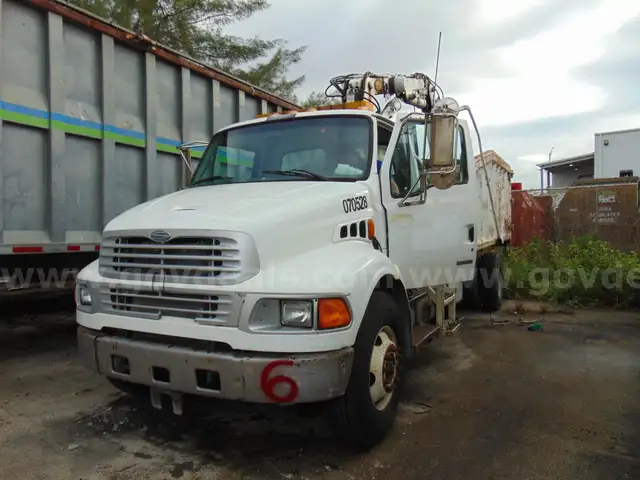 7-0528/ 2005 Sterling Acterra grapple truck. SW 26-02 #6