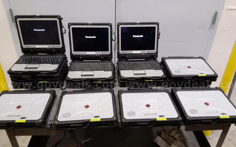 Lot of (13) Panasonic i5 CF-33 Toughbooks with CF-VEK33 keyboard bases
