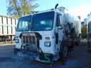 61116/ 2019 Peterbilt 520, side loader garbage truck. SW 26-03 #5