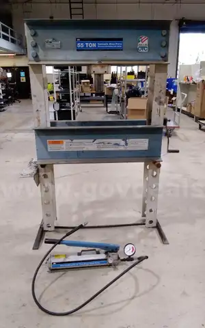 OTC 1850 Hydraulic shop press 55 ton with OTC 4016duel master JR two-Stage hand pump.