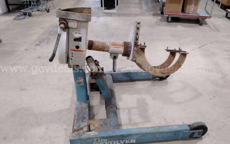 OTC "The Revolver" Diesel engine stand