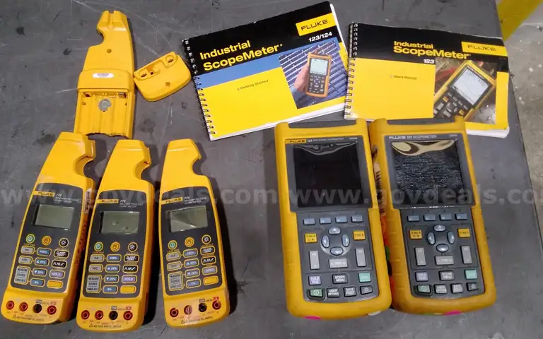 Lot of (5) Fluke testing tools. For parts or repair.