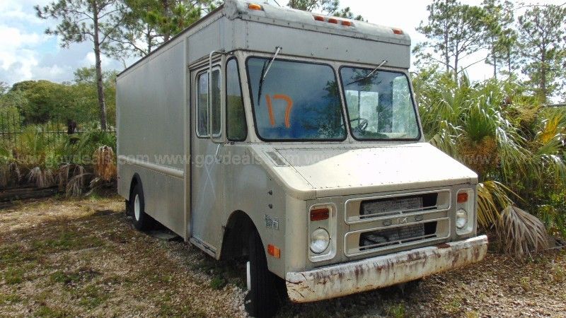 Gmc p3500 step store van