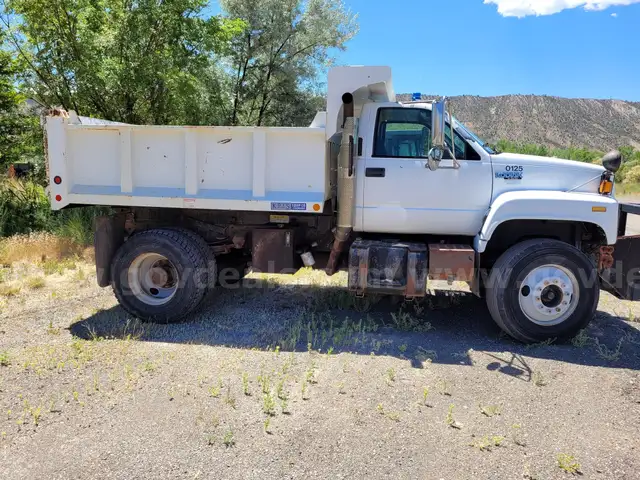 1995 Chevrolet C7H042 Dump Truck w/ Plow and Spreader