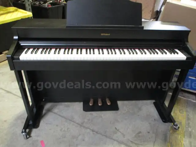 Roland Digital  Piano HP063