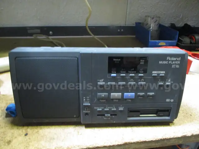 Roland Music Player MT80 ( Works)