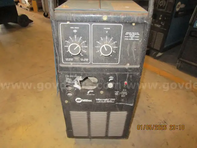 Millermatic 250 CV-DC Welding Power Source/Wire Feeder