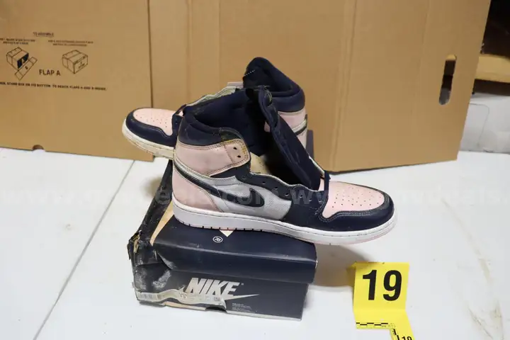 Size 12 (Womens) Air Jordan 1 "Retro" White and Gray