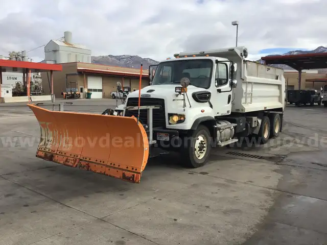 2013 Freightliner 114SD