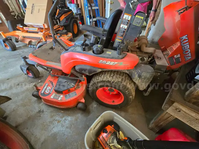 Kubota 60 Inch rck60p227z Mower *Motor is BAD*