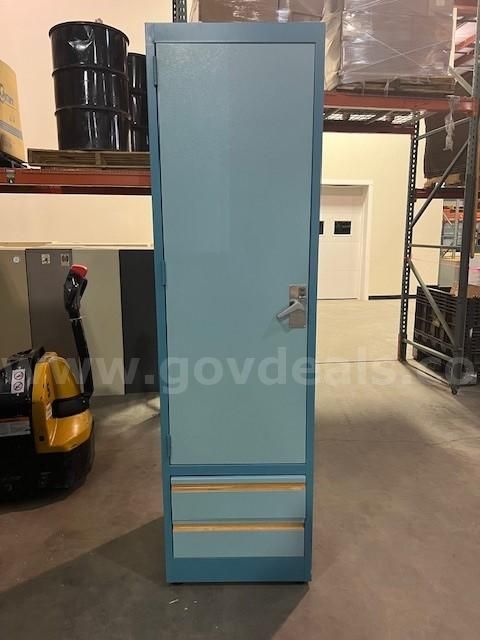 BUY IT NOW 1 Door Metal Cabinet W 2 Drawers GovDeals   7224 2601 1 