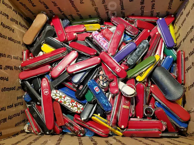 12Lbs of Small Swiss Army Knives