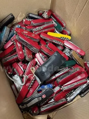 32Lbs of Small Swiss Army Knives