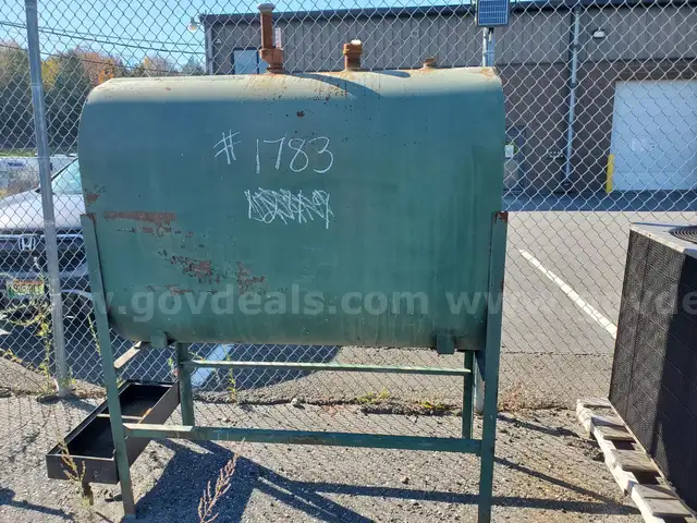 Vertical 275 Gallon Oil Tank &#x22;Local Pickup Only&#x22;