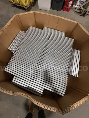 187 HP laptops with power supplies