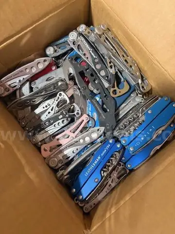 Lot of small, assorted Leatherman tools