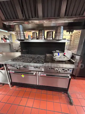 Stove with griddle