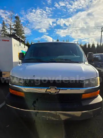 2011 Chevrolet Express 16-Passenger Van - USED