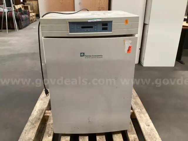 Co2 Water Jacketed Incubator.