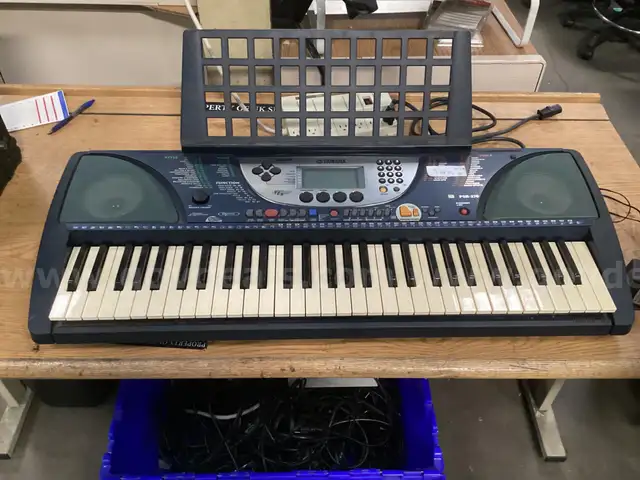 Yamaha PSR 270 Keyboard.