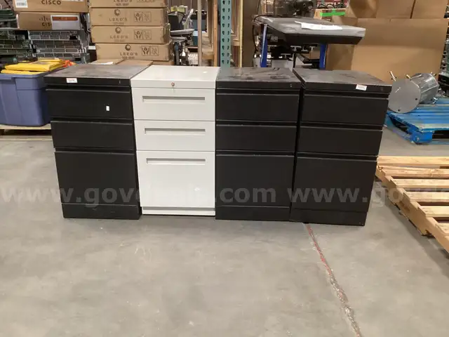 4 - 3 Drawer Rolling Cabinets