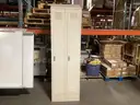 1 - Bank of 2 - Lockers.