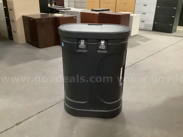 Rolling Case Contains Mobile Exhibit Stand
