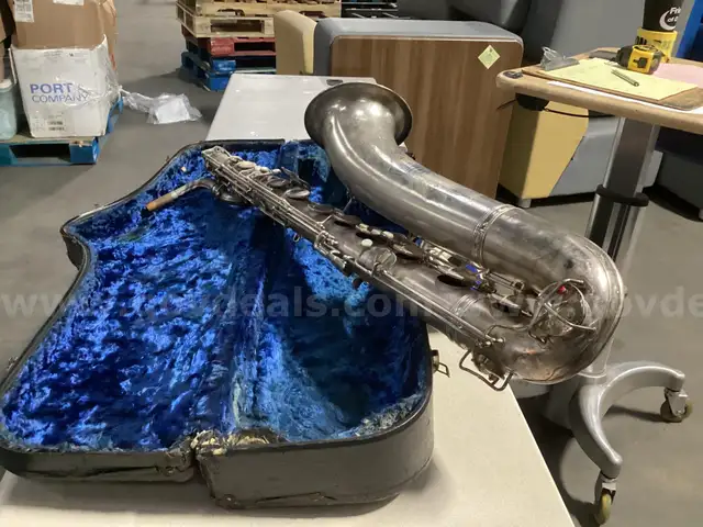 Baritone Saxophone w/Case