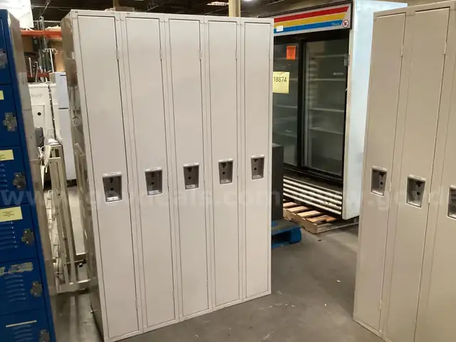 Bank of 5 Lockers.