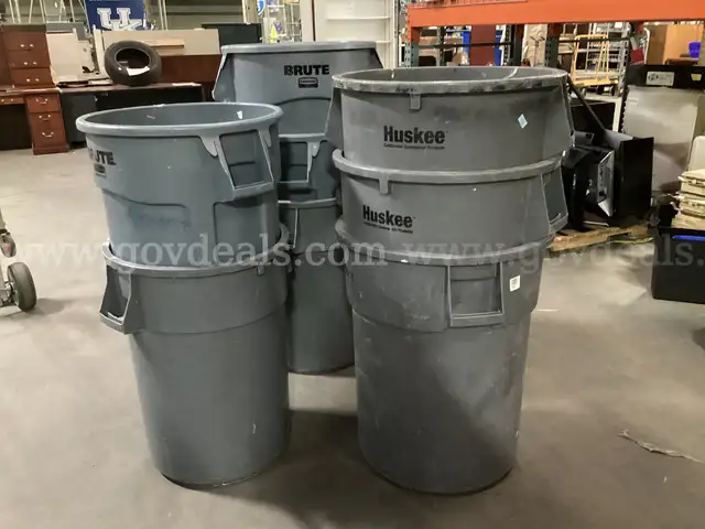 8 - Trashcans