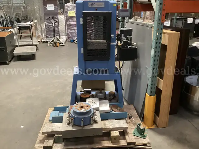 Gilson Concrete Compression Machine w/Accessories