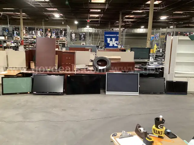 6 - Flatscreen Televisions (Various Makers, Models &#x26; Sizes)
