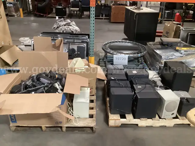 2 - Pallets of Speakers and Subwoofers.(Various Makes and Models)