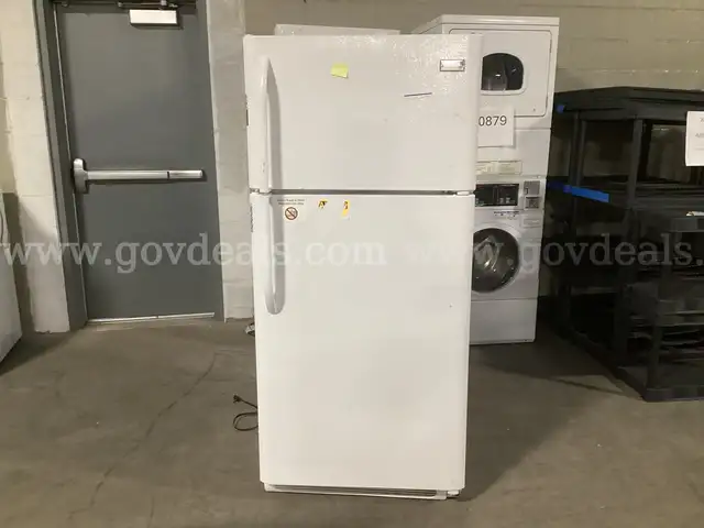 Frigidaire Refrigerator / Freezer.