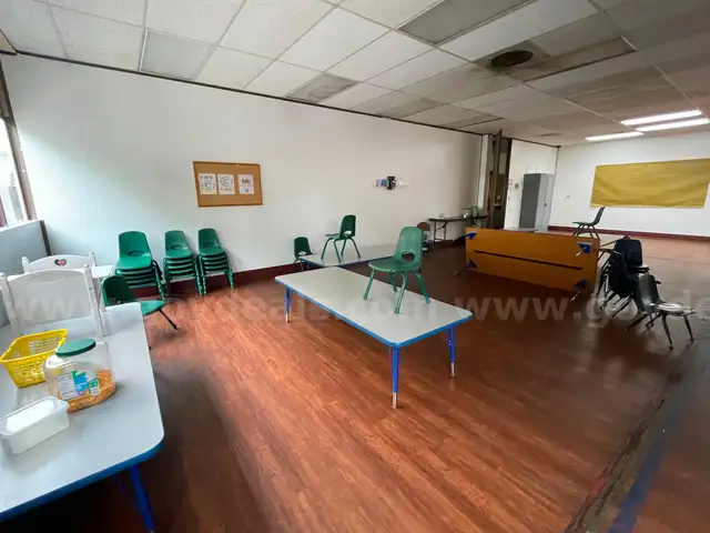 Room Cafeteria -  Lot of Misc Items
